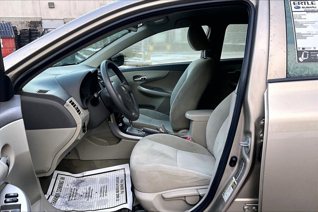 Used 2010 Toyota Corolla LE image 13