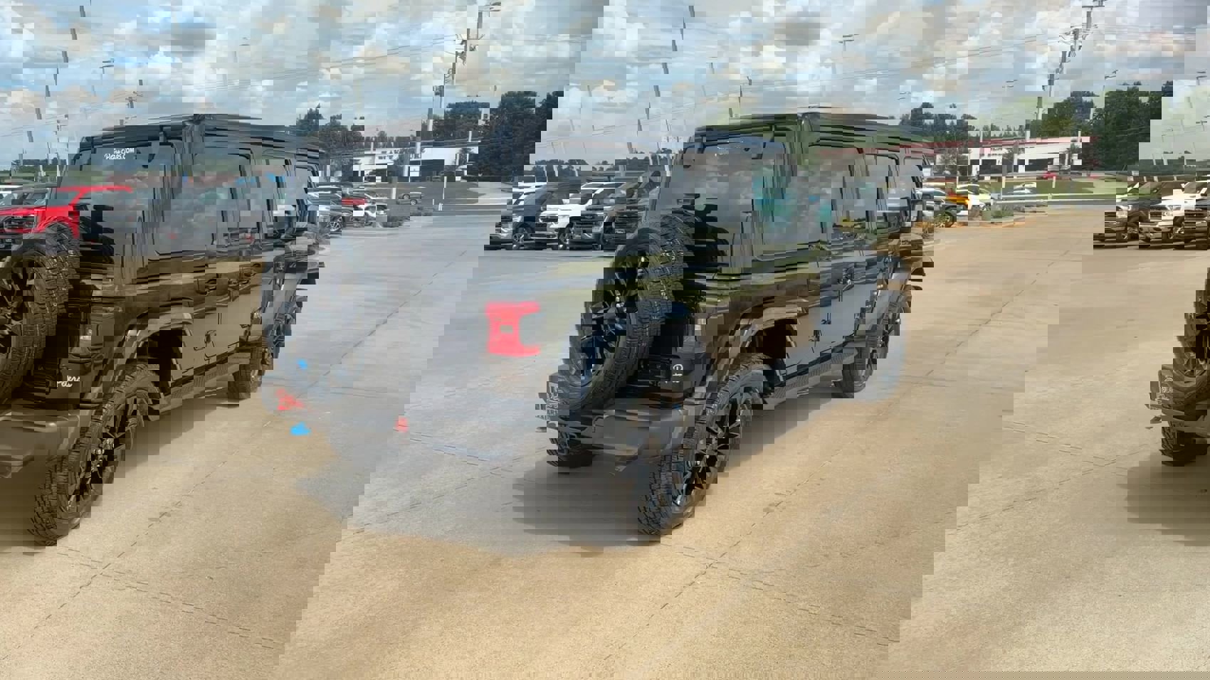 New 2023 Jeep Wrangler Sahara image 9