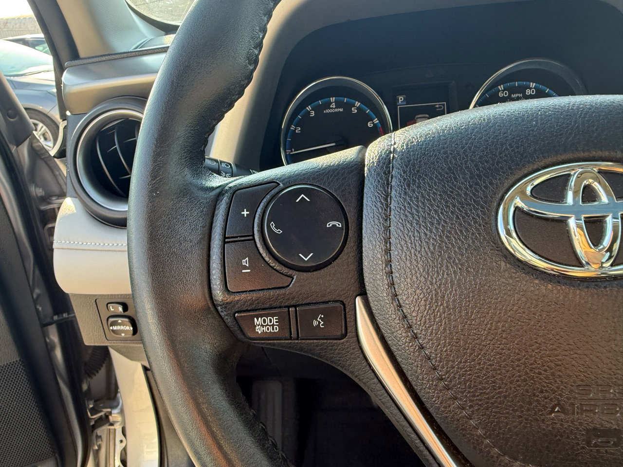 Used 2017 Toyota RAV4 Limited w/ Advanced Technology Package image 19