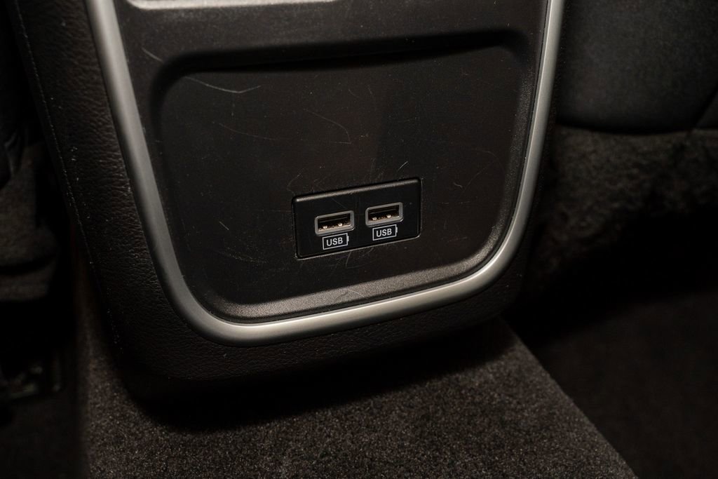 Used 2021 Chrysler 300 Touring w/ Sport Appearance Package image 7