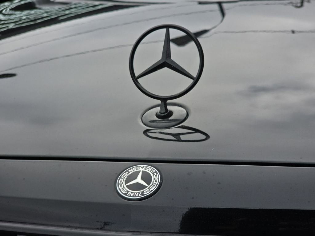Used 2019 Mercedes-Benz S 560 Sedan image 32