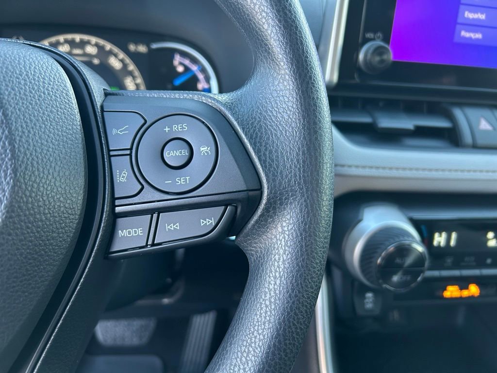 Used 2025 Toyota RAV4 XLE image 22