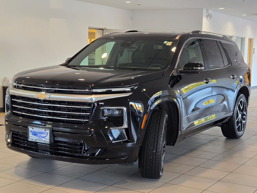 Used 2026 Chevrolet Traverse High Country w/ LPO, Floor Liner Package AWD/4WD image 4