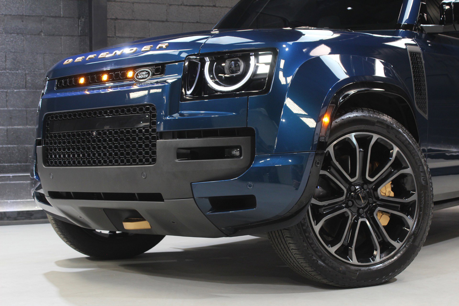 Used 2026 Land Rover Defender 110 image 5