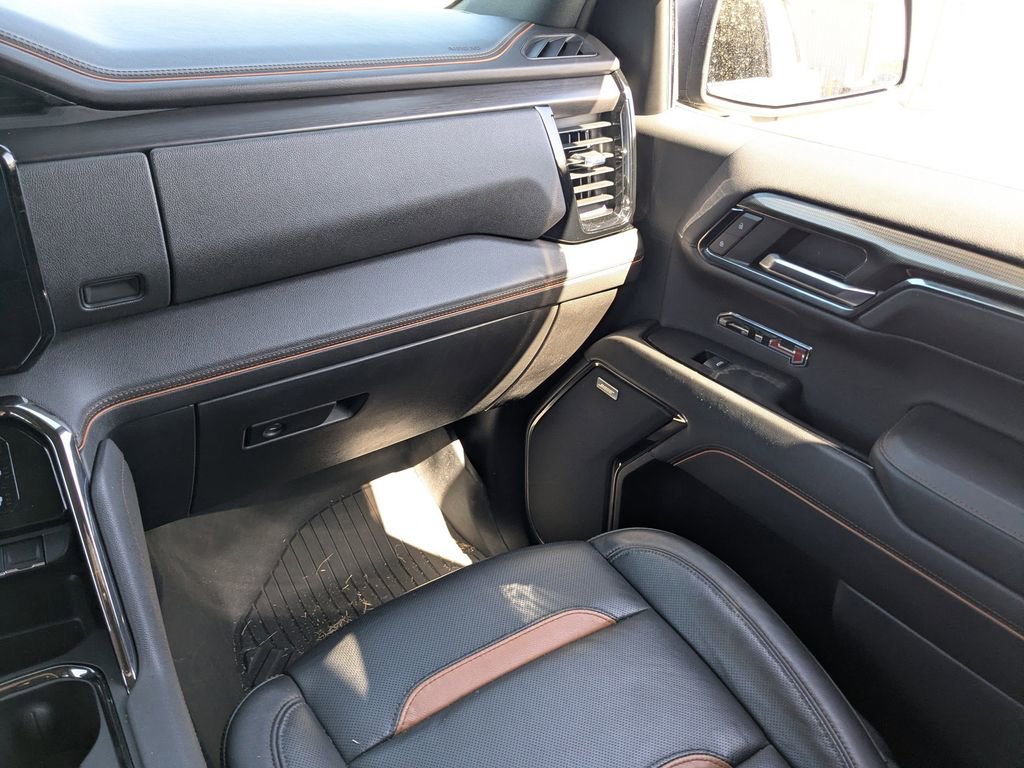 Used 2024 GMC Sierra 1500 AT4 w/ Technology Package AWD/4WD image 17