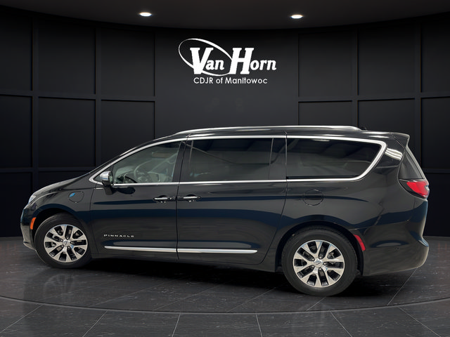Used 2023 Chrysler Pacifica Pinnacle FWD image 4