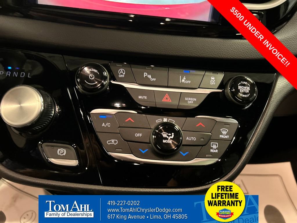 New 2026 Chrysler Voyager LX image 17