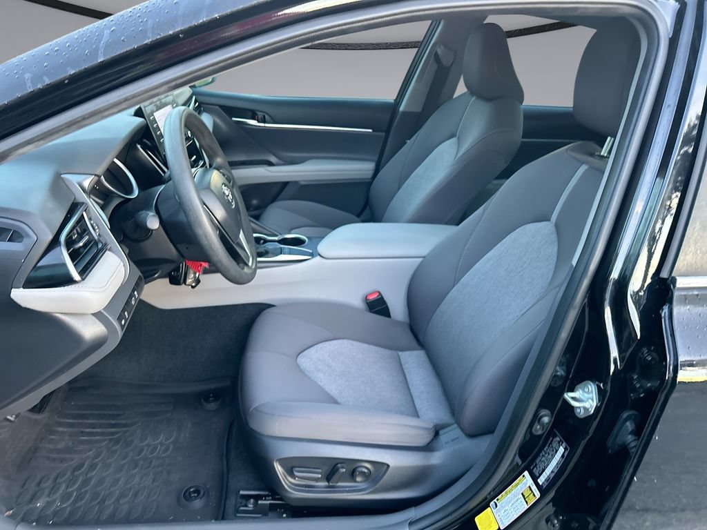 Used 2024 Toyota Camry LE FWD image 11