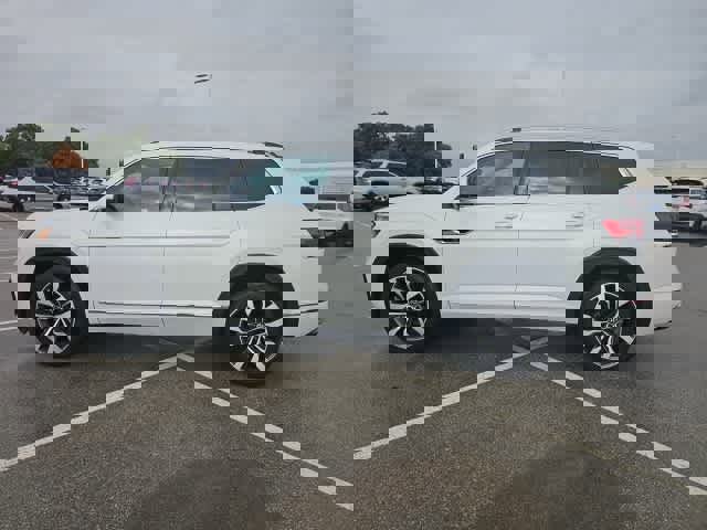 Used 2022 Volkswagen Atlas SEL Premium image 8