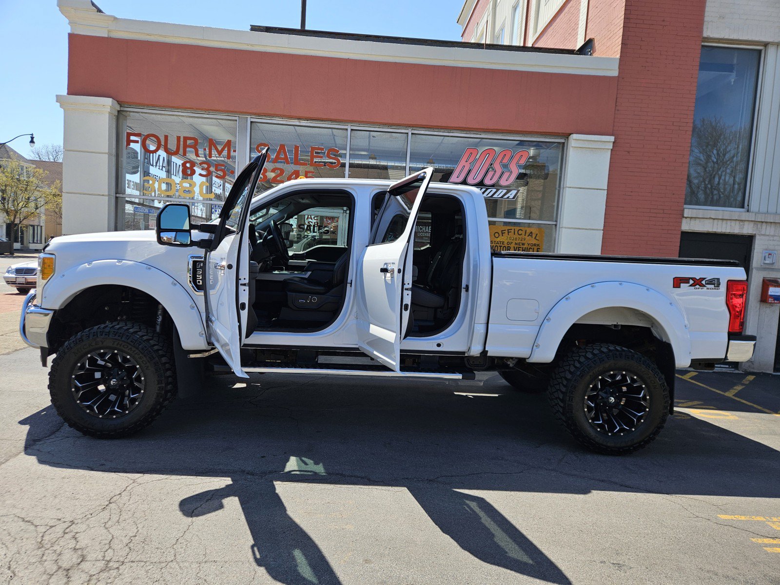 Used 2017 Ford F350 Lariat w/ Lariat Ultimate Package AWD/4WD image 7