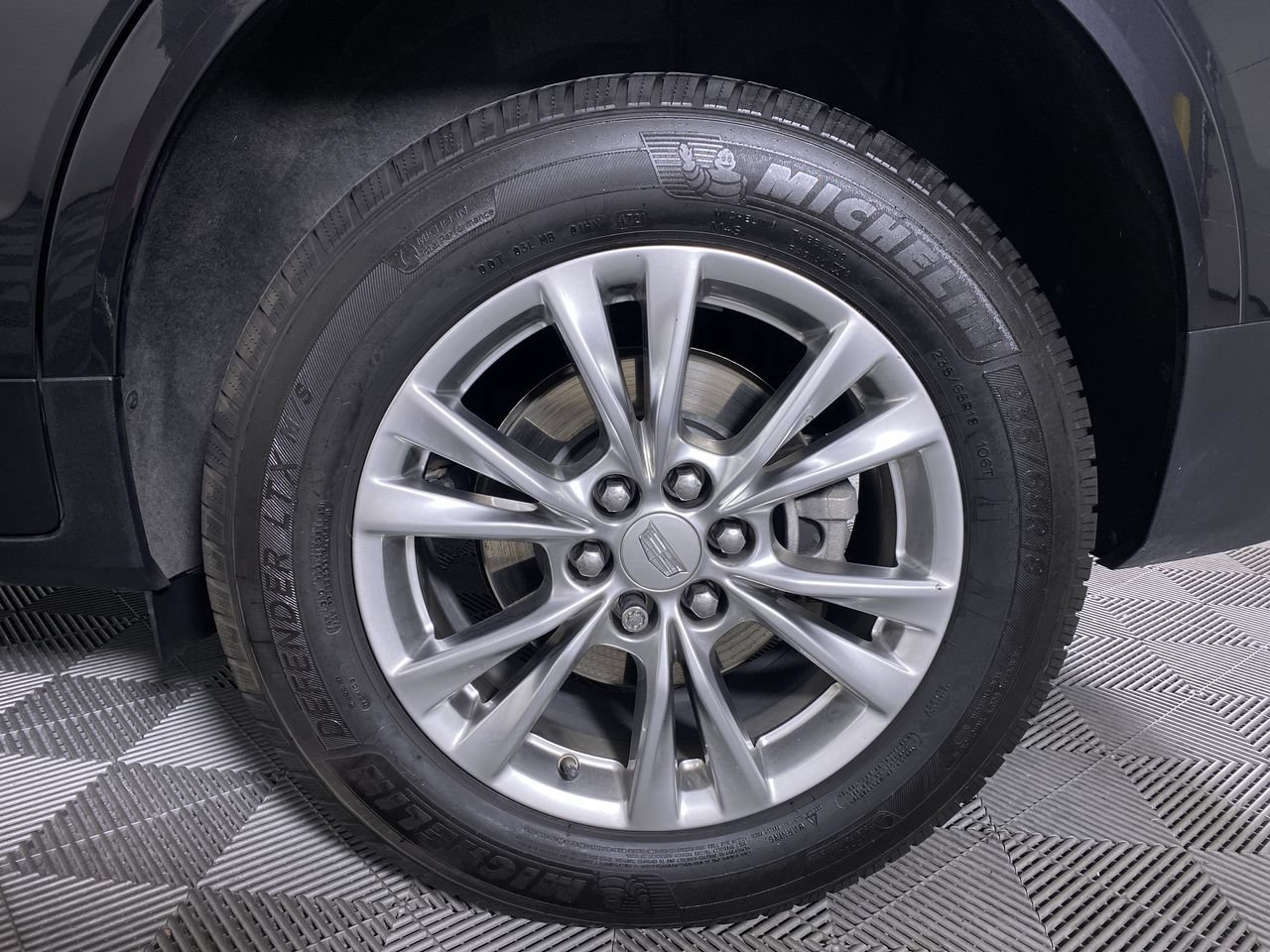 Certified 2020 Cadillac XT5 Premium Luxury FWD image 16