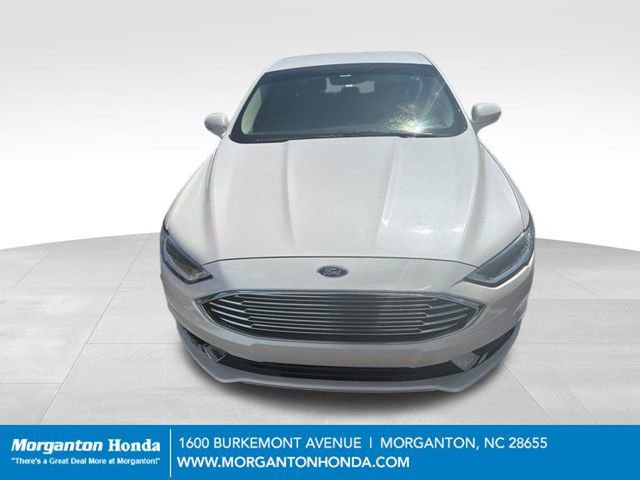 Used 2018 Ford Fusion SE w/ Fusion SE Technology Package image 2