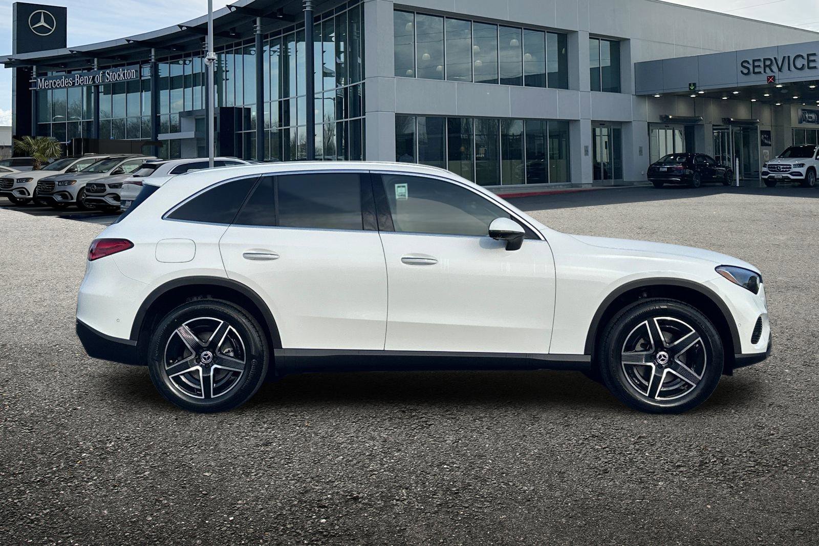 New 2026 Mercedes-Benz GLC 300 4MATIC image 3
