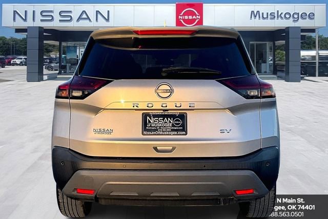 Used 2022 Nissan Rogue SV image 6