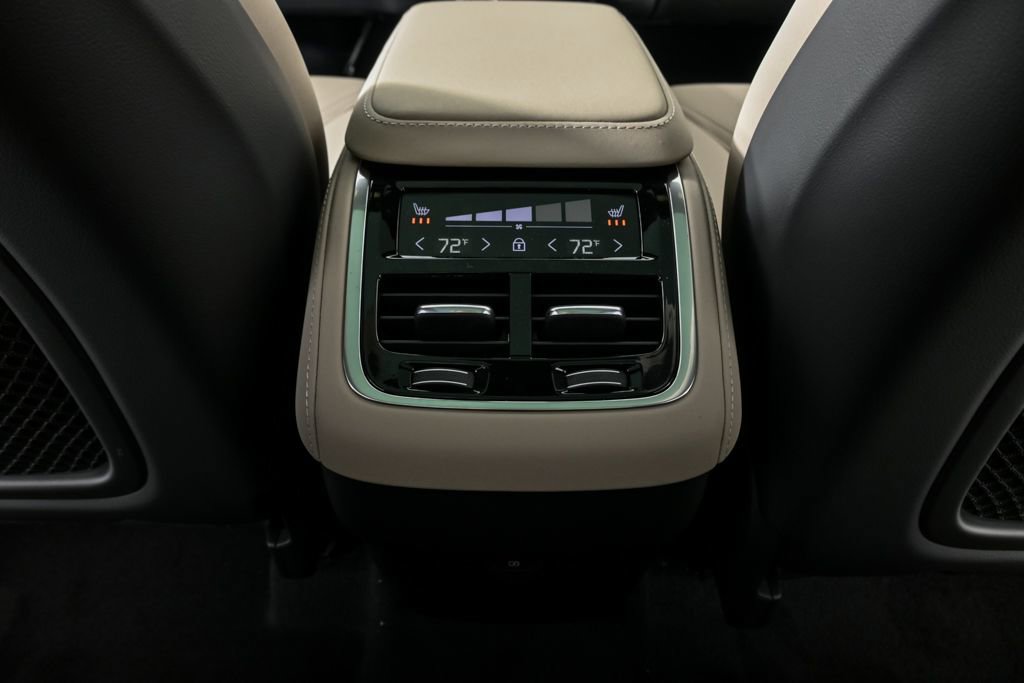Certified 2026 Volvo XC90 B6 Plus w/ Protection Package Premier image 22