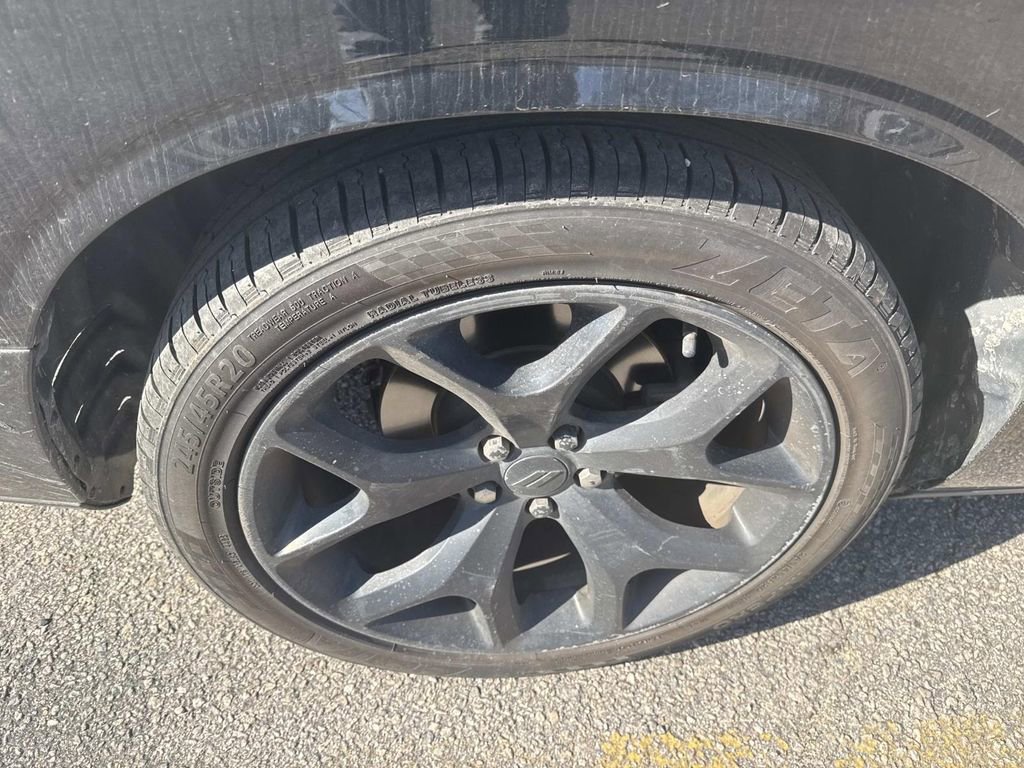 Used 2018 Dodge Challenger SXT w/ Driver Convenience Group image 9