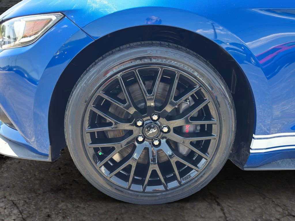 Used 2017 Ford Mustang GT Premium w/ GT Performance Package RWD image 14