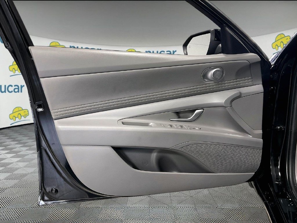 Used 2025 Hyundai Elantra SEL FWD image 9