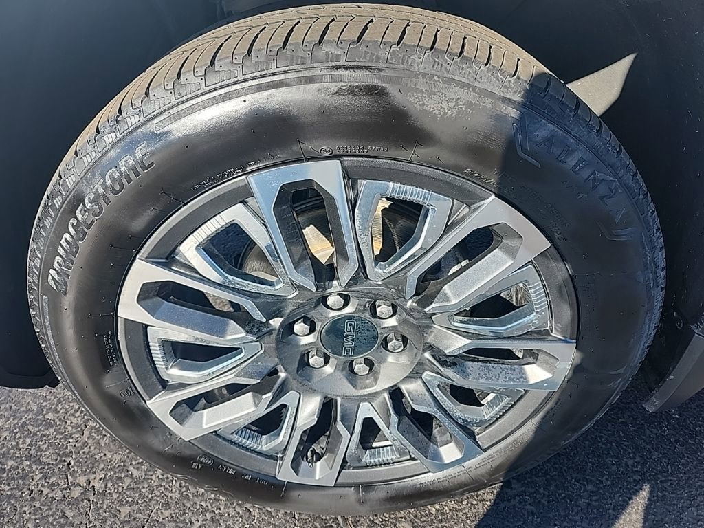 Used 2023 GMC Sierra 1500 Denali Ultimate image 9