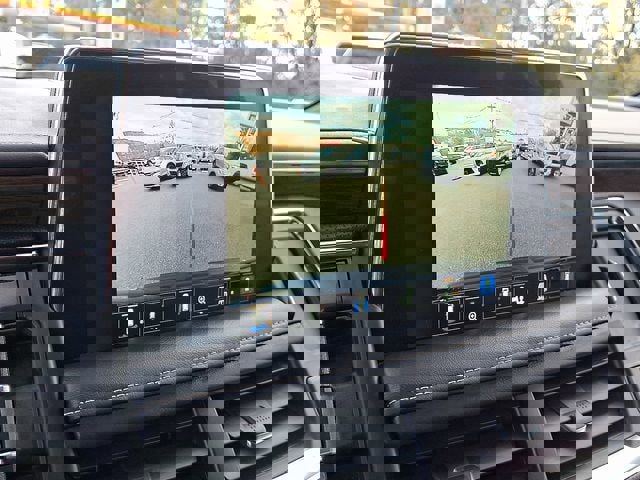 Used 2022 Chevrolet Tahoe Premier image 32