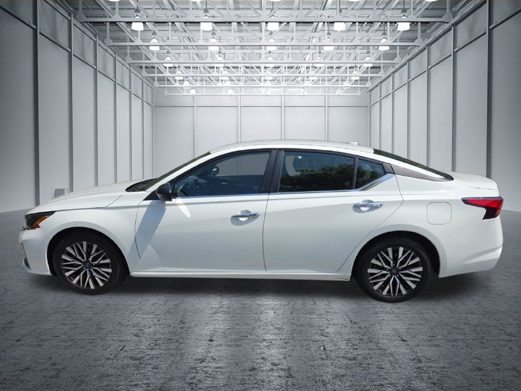 Used 2025 Nissan Altima 2.5 SV FWD image 4