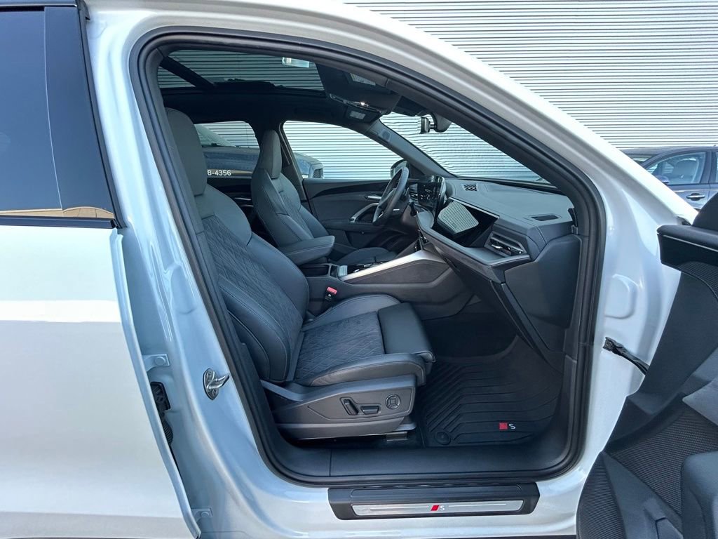 Used 2025 Audi SQ5 Premium Plus w/ Premium Plus Package image 48