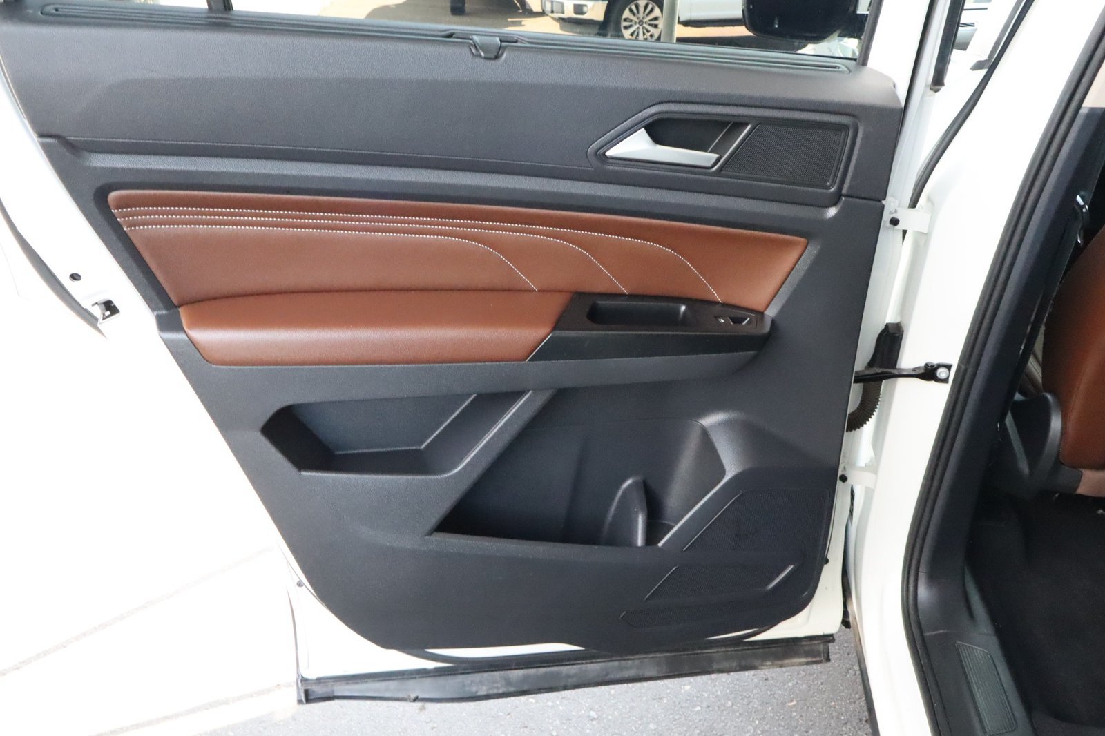 Used 2021 Volkswagen Atlas SEL AWD/4WD image 37