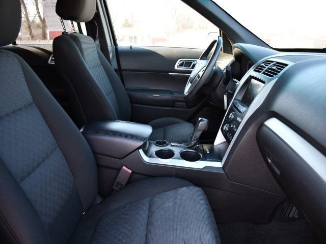 Used 2013 Ford Explorer XLT image 17