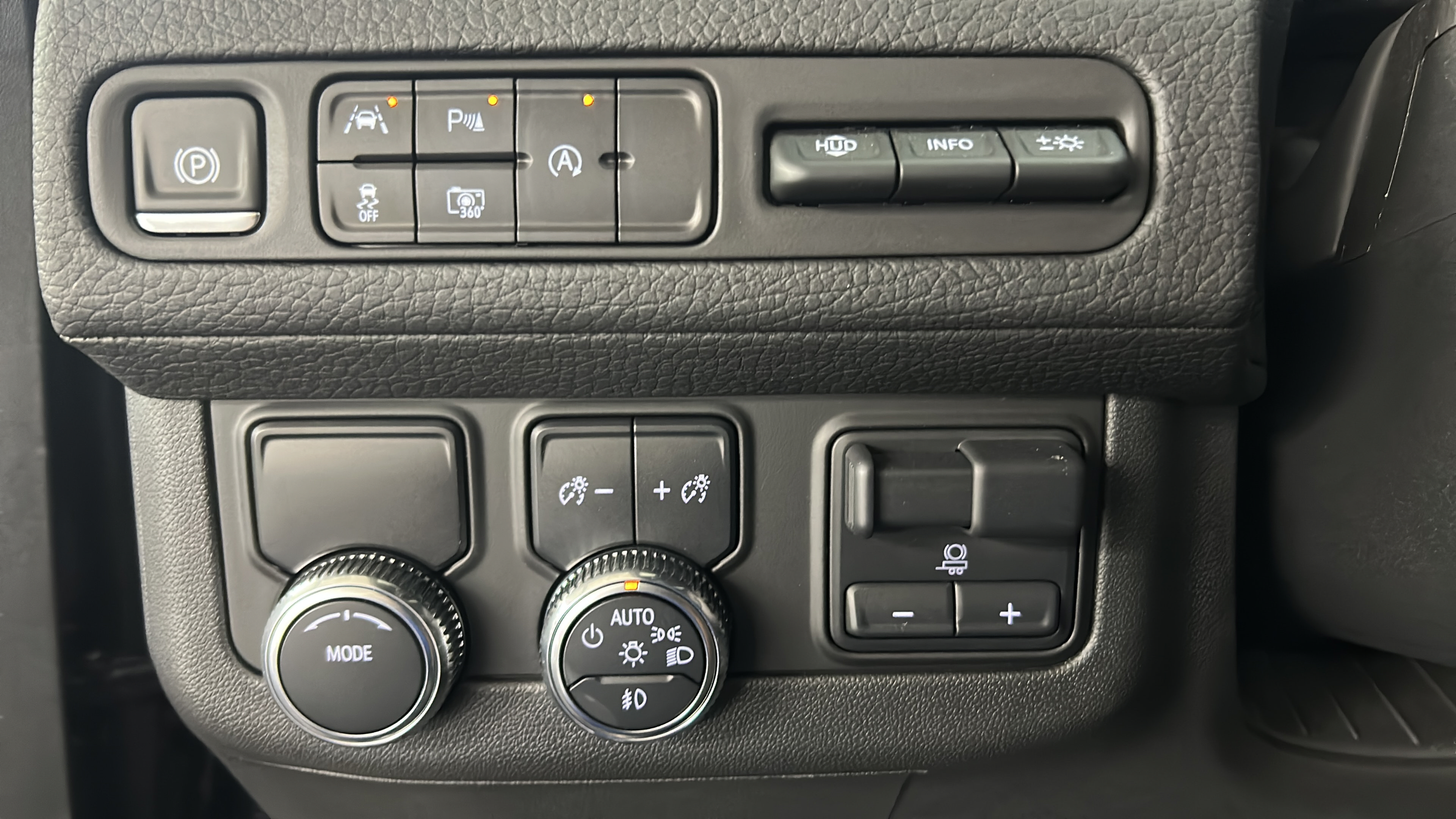 Used 2024 GMC Yukon Denali w/ Max Trailering Package RWD image 17