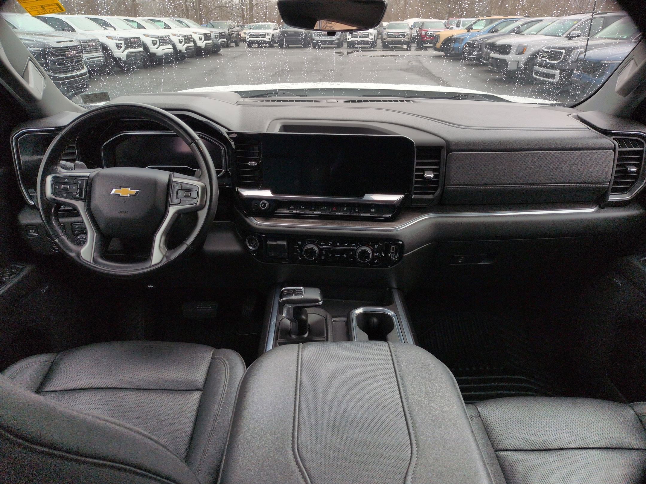 Used 2023 Chevrolet Silverado 1500 LTZ w/ LTZ Premium Package AWD/4WD image 9