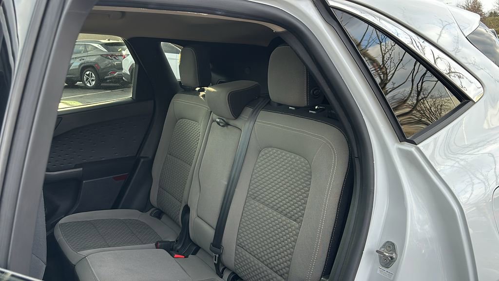 Used 2020 Ford Escape SE image 28