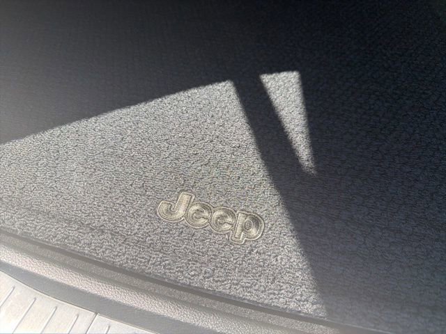 Used 2024 Jeep Grand Cherokee Summit image 35