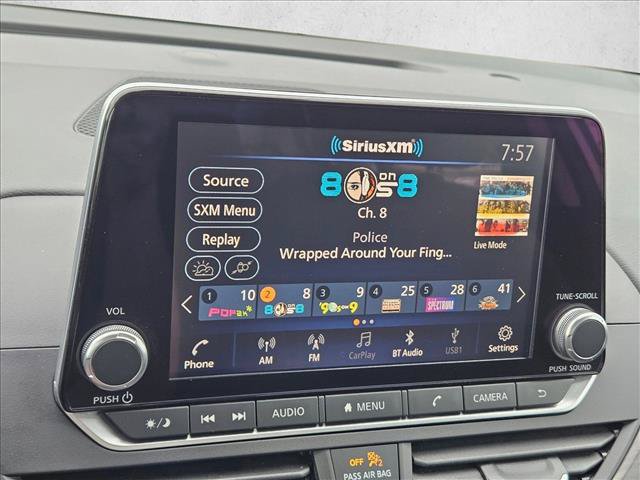 Used 2025 Nissan Altima 2.5 SV FWD image 12