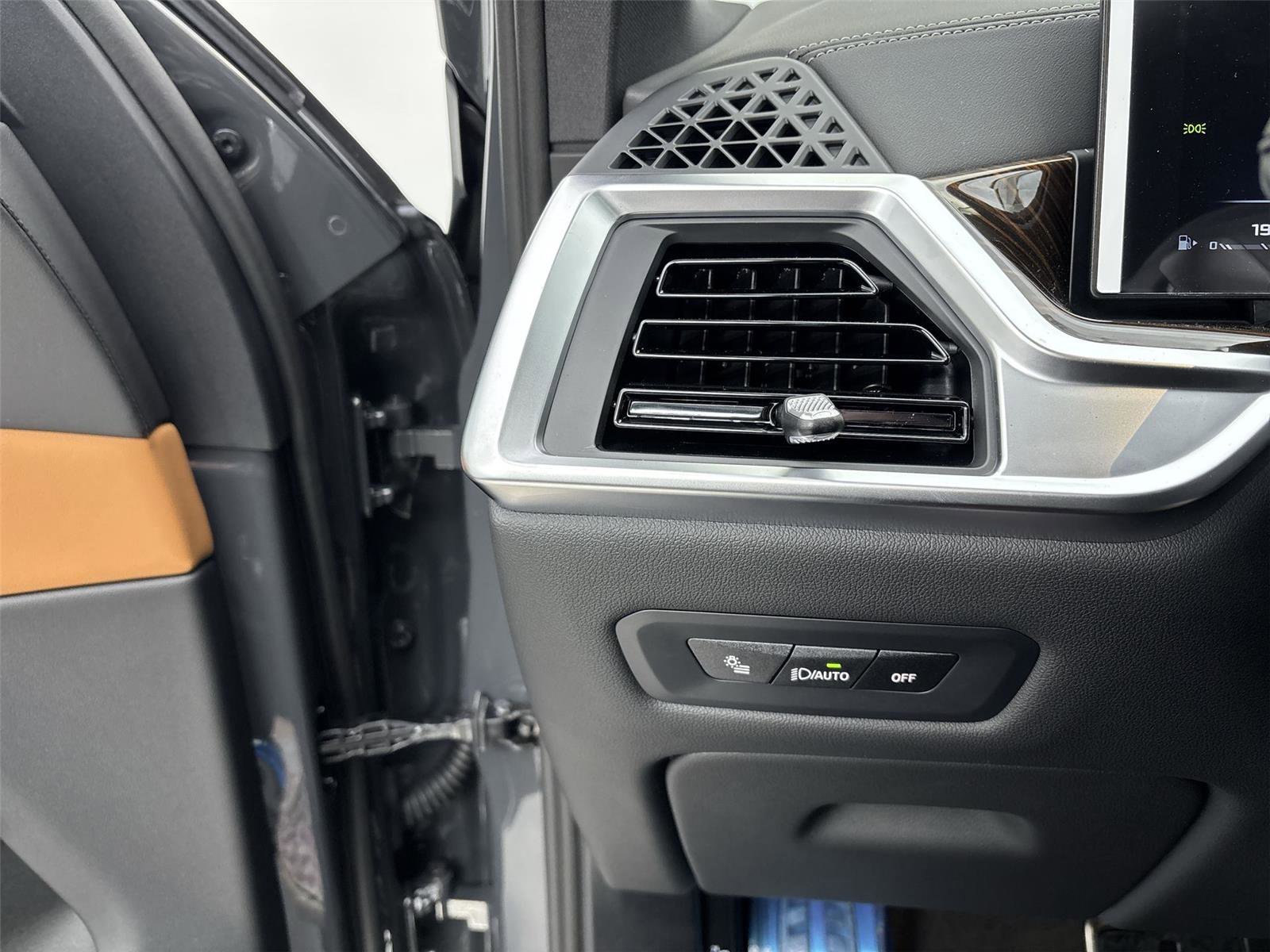 New 2026 BMW X5 M60i image 31