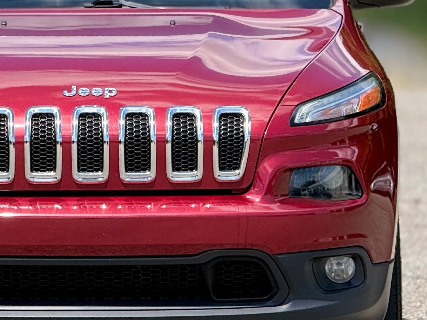 Used 2017 Jeep Cherokee Latitude w/ Comfort & Sound Group AWD/4WD image 12