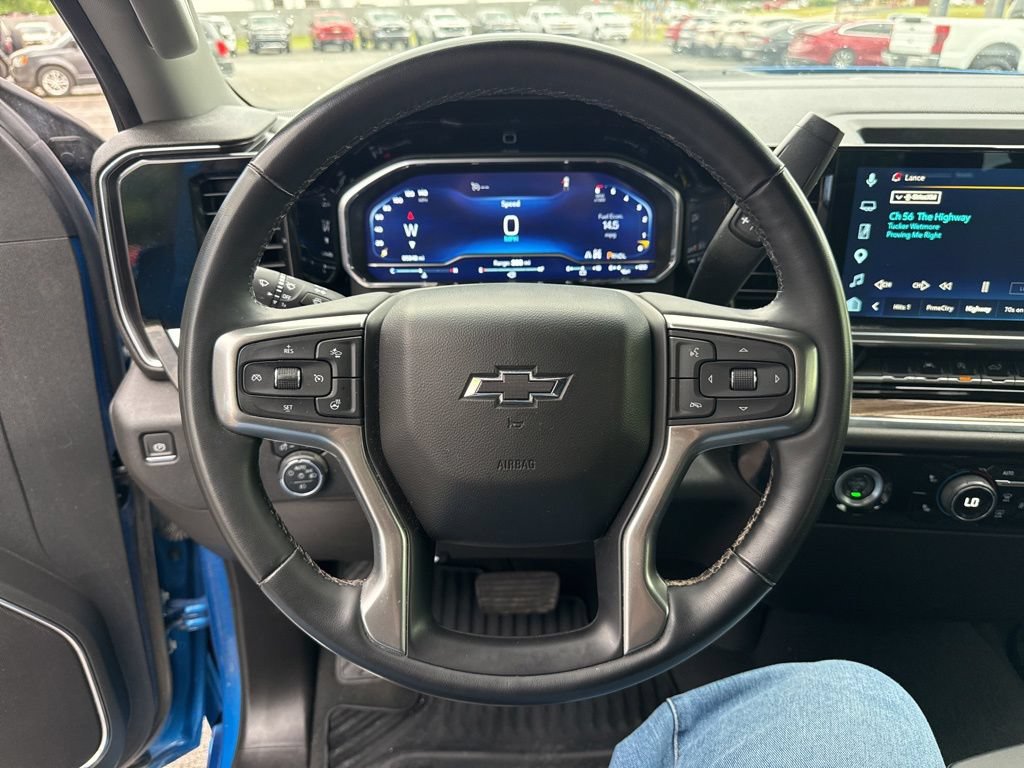 Used 2023 Chevrolet Silverado 1500 RST AWD/4WD image 13