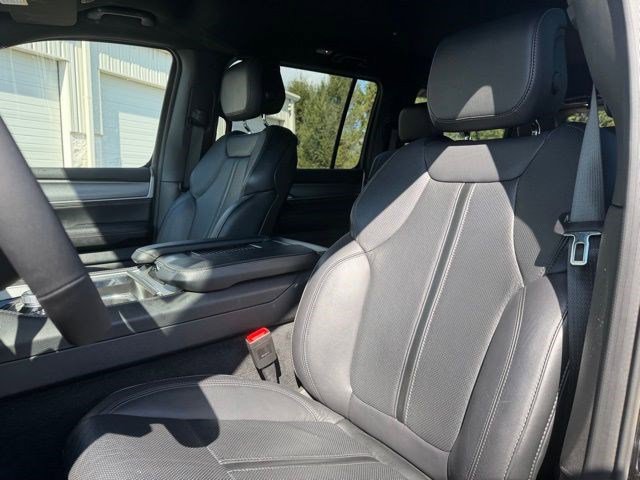 Certified 2025 Jeep Wagoneer Series II image 2