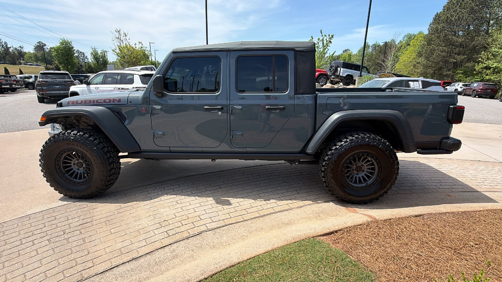 Used 2025 Jeep Gladiator Rubicon w/ Safety Group image 11