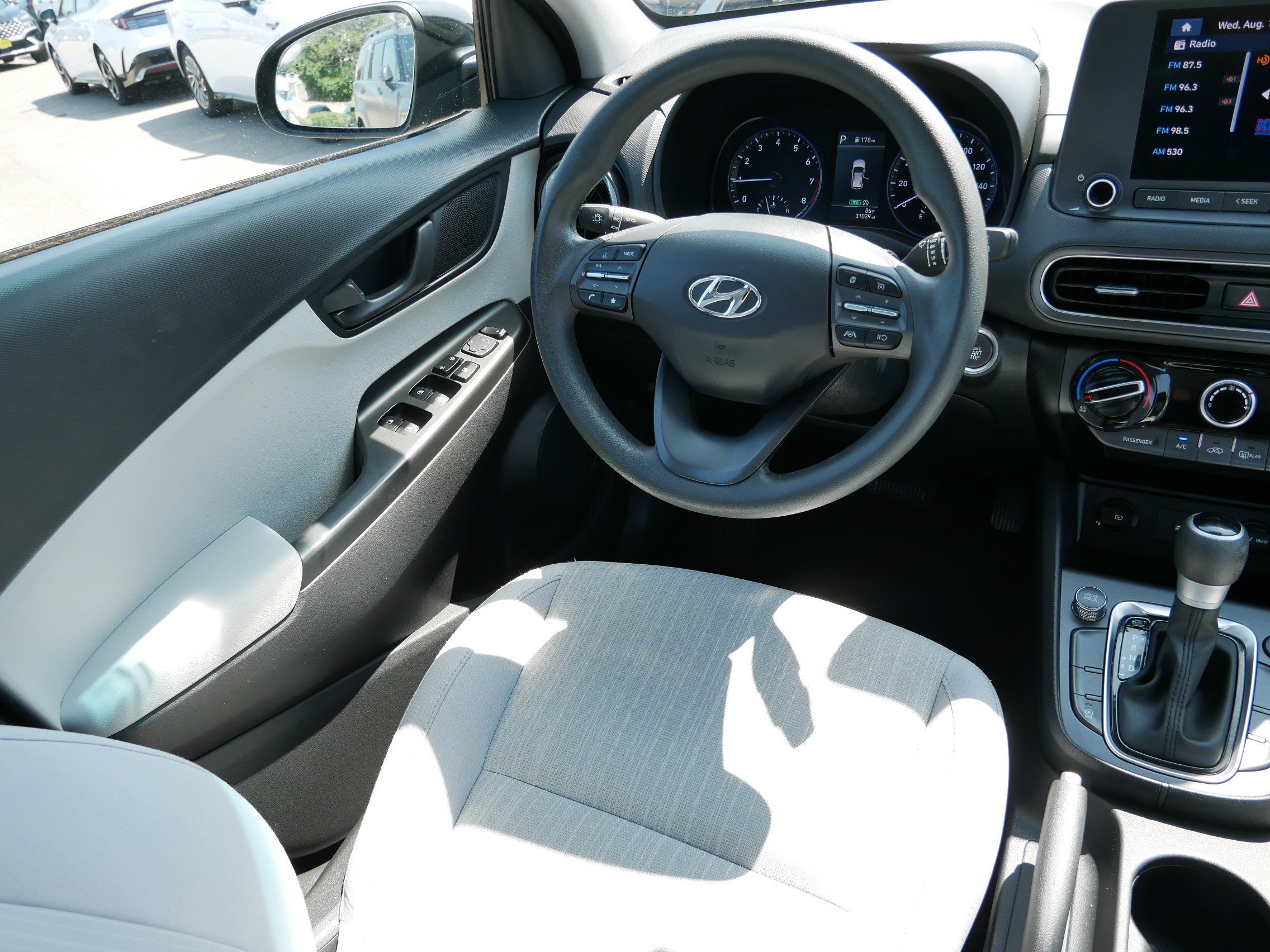 Used 2023 Hyundai Kona SEL FWD image 9