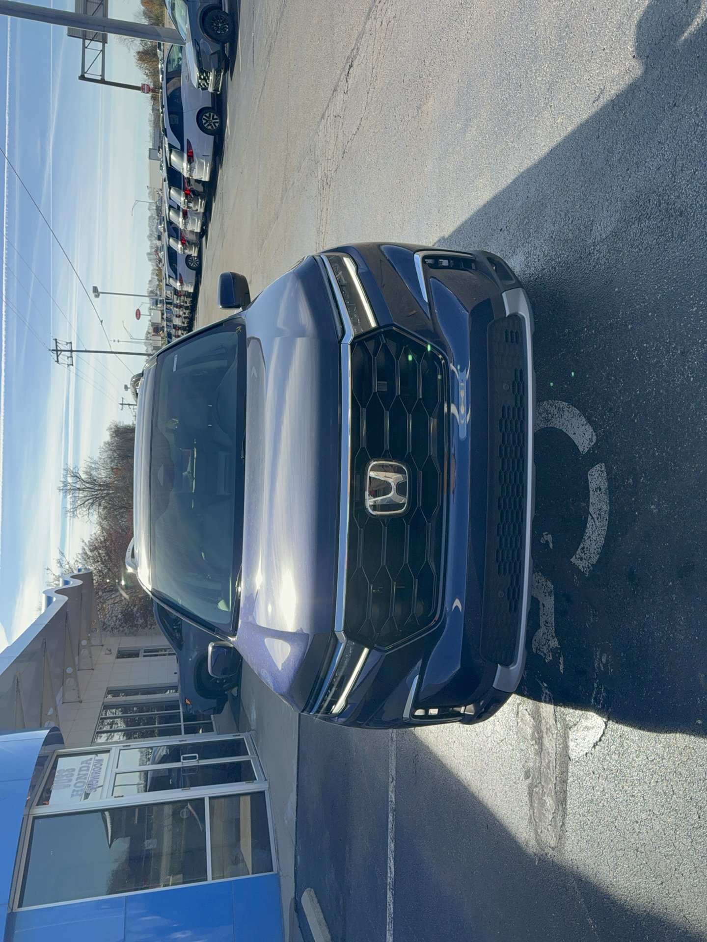 Used 2025 Honda Pilot Touring image 2
