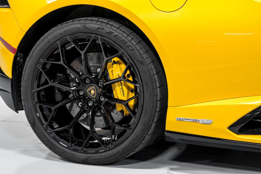 Used 2022 Lamborghini Huracan EVO RWD image 55