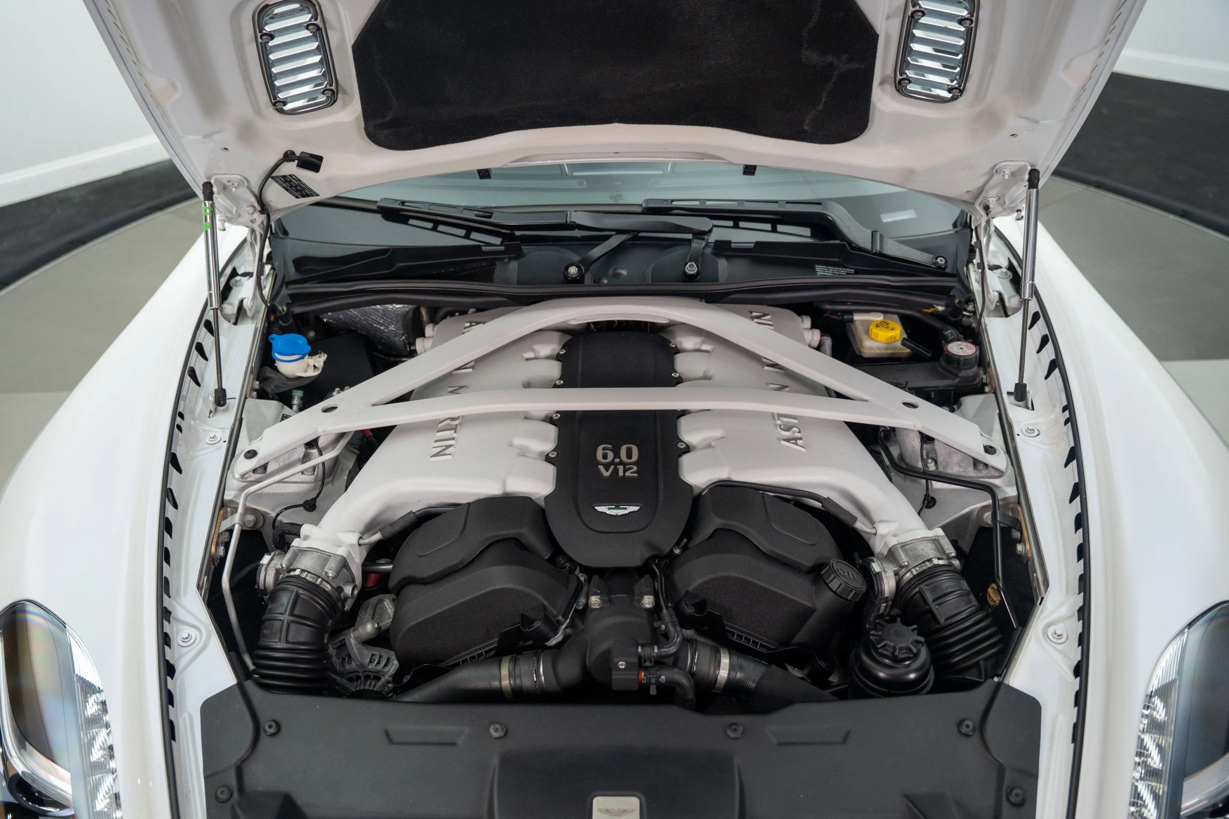 Used 2014 Aston Martin Rapide S Sedan 4D image 28