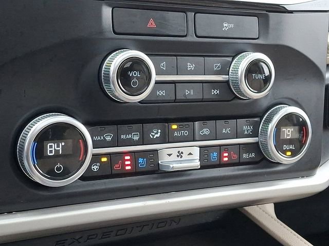 Used 2023 Ford Expedition Max Limited image 19