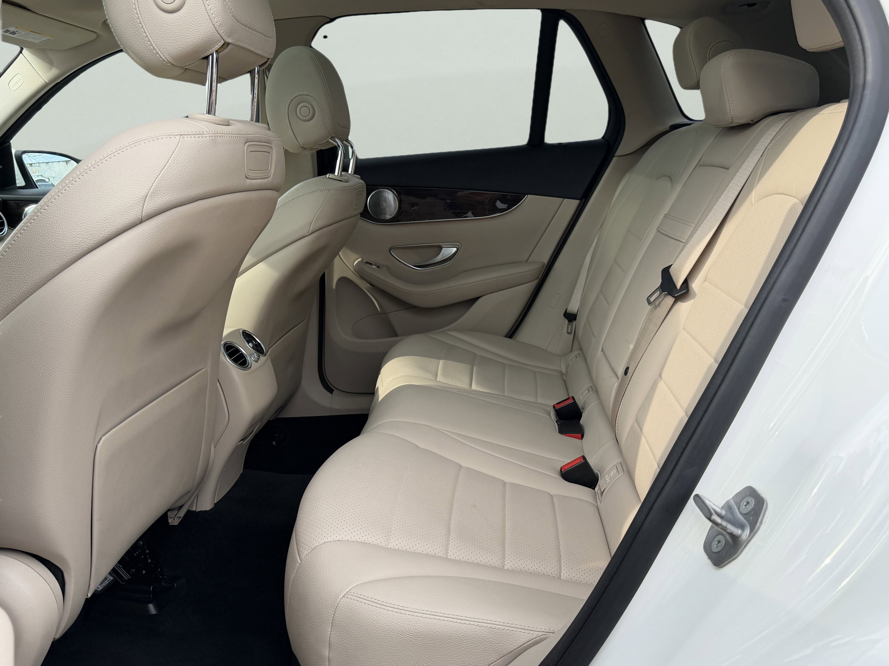 Used 2019 Mercedes-Benz GLC 300 4MATIC w/ Multimedia Package image 35