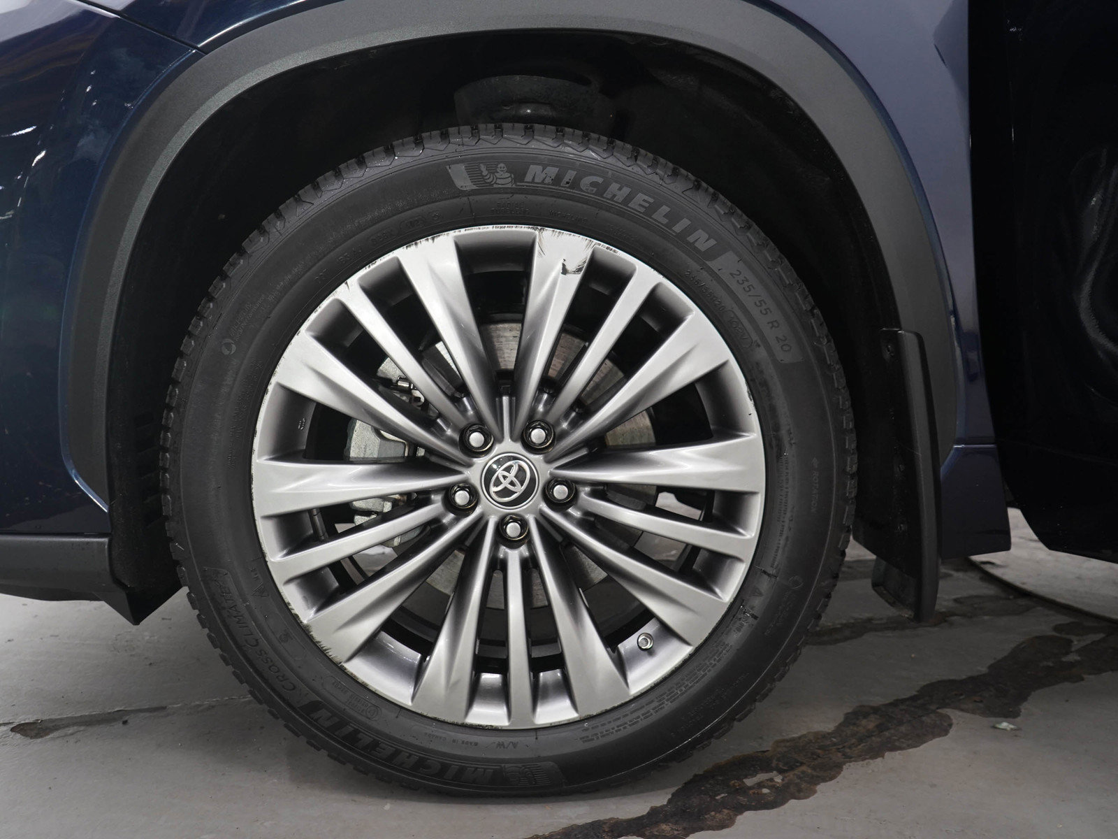 Used 2020 Toyota Highlander Platinum AWD/4WD image 34