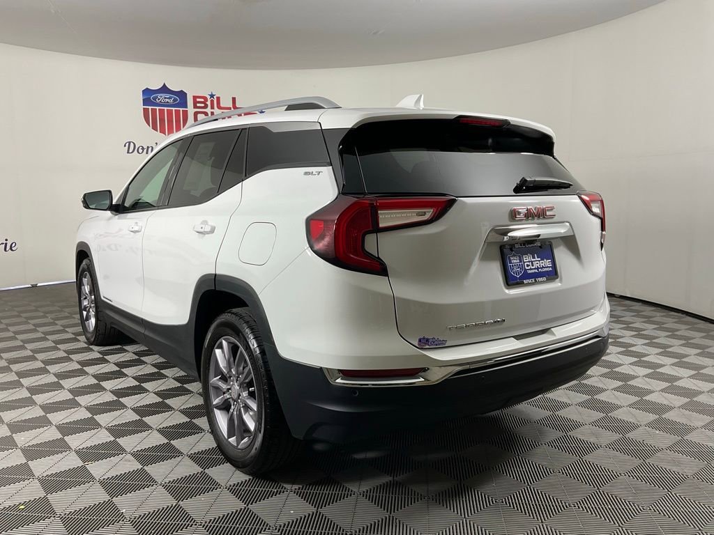 Used 2023 GMC Terrain SLT w/ Tech Package FWD image 5
