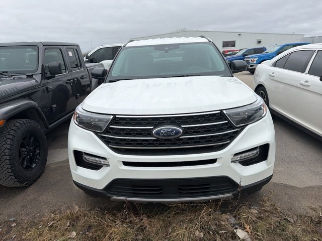 Used 2023 Ford Explorer XLT w/ Equipment Group 202A image 2