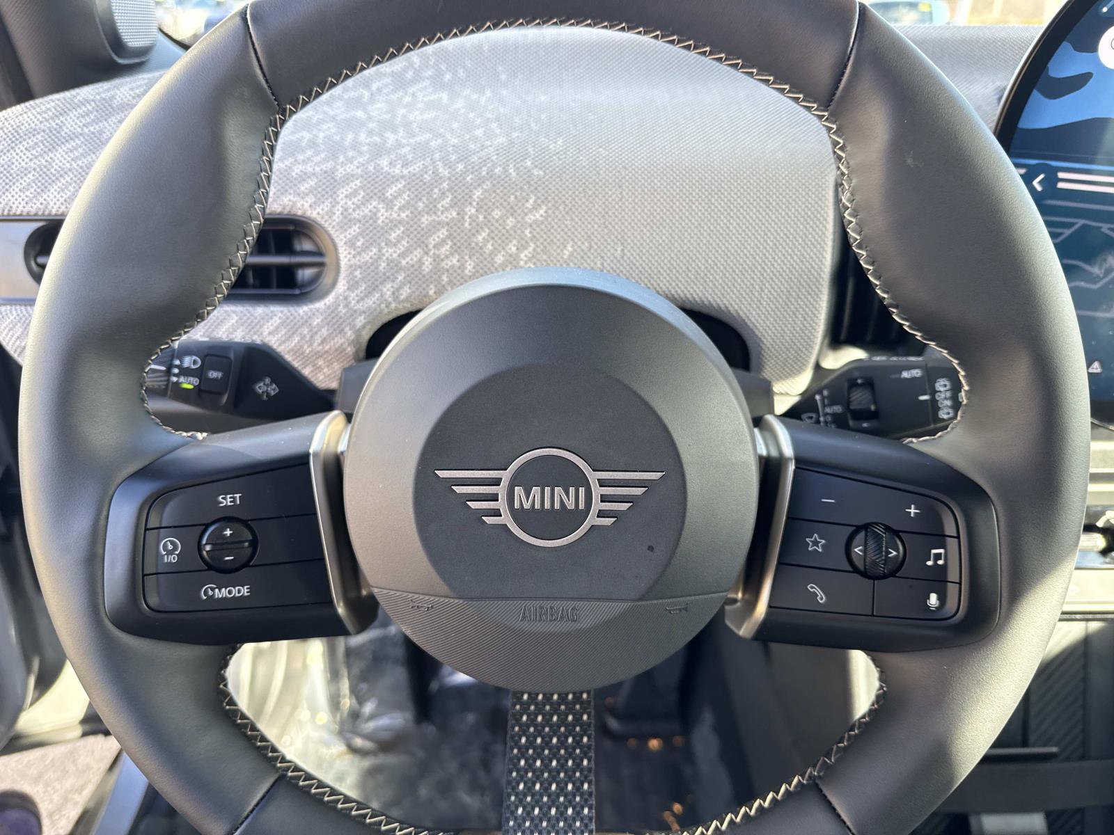 Certified 2025 MINI Cooper S FWD image 29