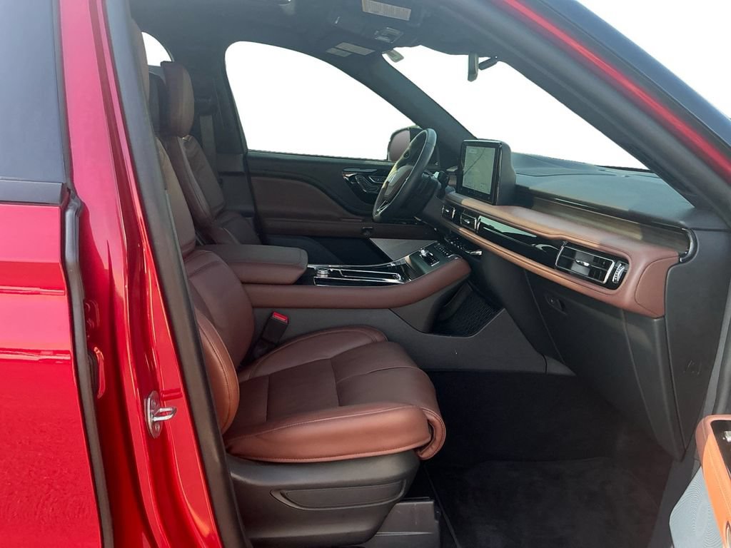 Certified 2026 Lincoln Aviator Reserve AWD/4WD image 22