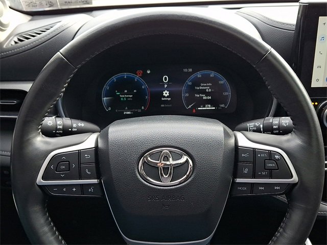 Used 2024 Toyota Highlander Platinum image 20